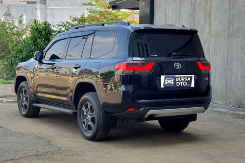 2023 Toyota Land Cruiser GR-S tua