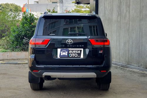 Dijual 2023 Toyota Land Cruiser GR-S bekas