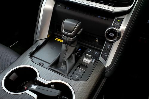2023 Toyota Land Cruiser GR-S bekas