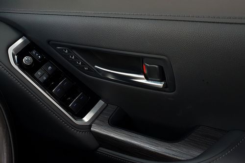 2023 Toyota Land Cruiser GR-S bekas