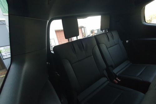 2023 Toyota Land Cruiser GR-S bekas