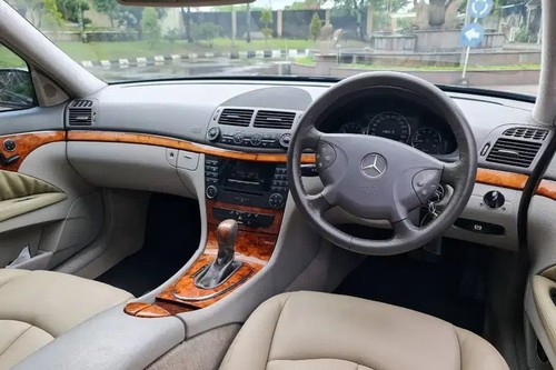 2008 Mercedes Benz E-Class E 280 W211 AT bekas