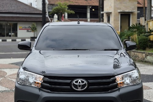 2020 Toyota Hilux 2.4L DSL Single Cab 4x2 MT bekas