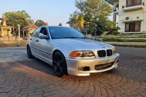 1999 BMW 3 Series Sedan  318iAt bekas