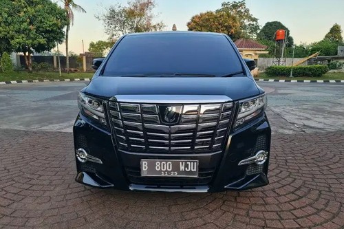 2015 Toyota Alphard  2.5L SC bekas