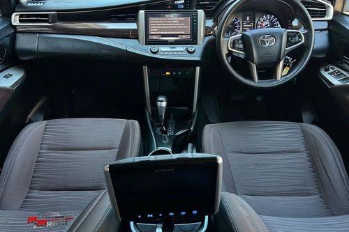 Dijual 2021 Toyota Kijang Innova REBORN 2.0 V AT bekas