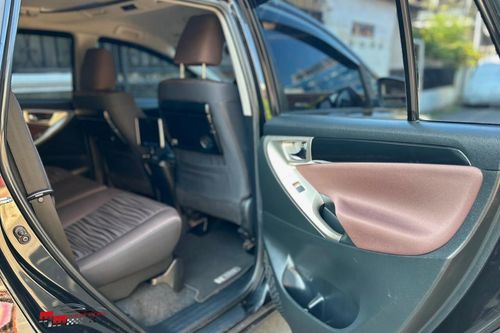 Dijual 2021 Toyota Kijang Innova REBORN 2.0 V AT bekas
