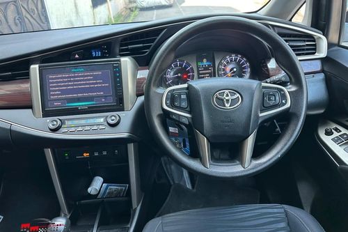 2021 Toyota Kijang Innova REBORN 2.0 V AT LUX bekas