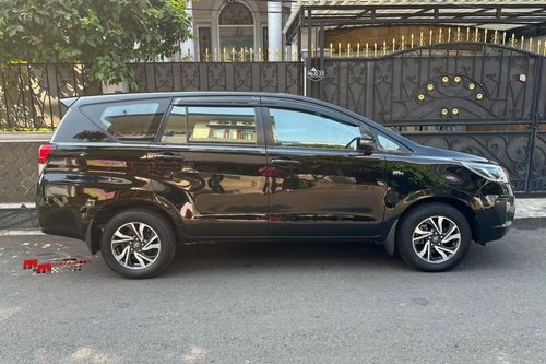 2021 Toyota Kijang Innova REBORN 2.0 V AT LUX bekas