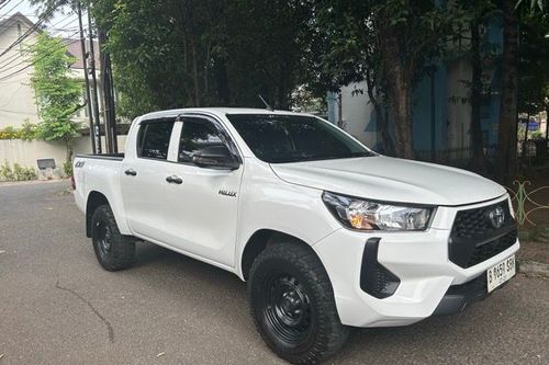 2024 Toyota Hilux 2.4L D-Cab E 4x4 MT bekas