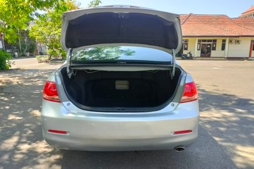 2008 Toyota Camry 2.5 V bekas