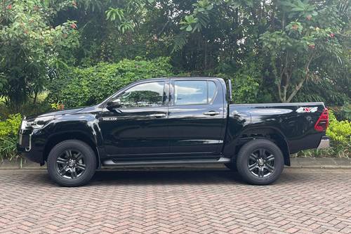 2023 Toyota Hilux 2.4L D-Cab V AT