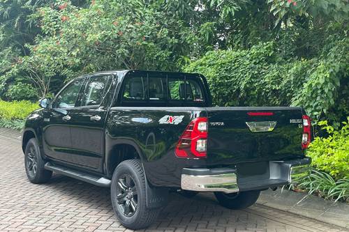 2023 Toyota Hilux 2.4L D-Cab V AT