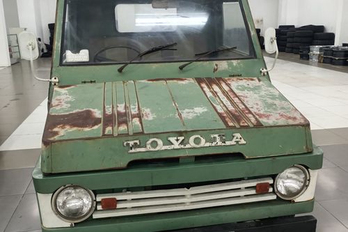 1979 Toyota Kijang Innova 1.2L 4MT 2-Door Pickup bekas