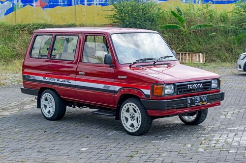 Dijual 1988 Toyota Kijang Innova 1.5L MPV Minivans bekas
