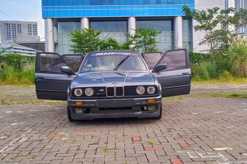 1991 BMW 3 Series Sedan  318iAt