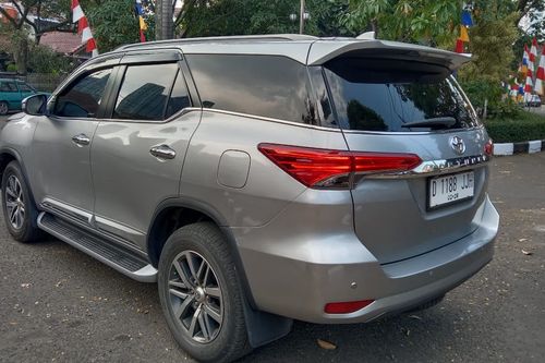 Dijual 2017 Toyota Fortuner 2.4 VRZ AT bekas