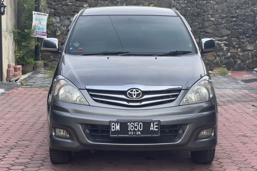 2010 Toyota Kijang Innova 2.0 V MT