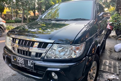 Used 2010 Isuzu Panther Grand Touring 2.5L MT