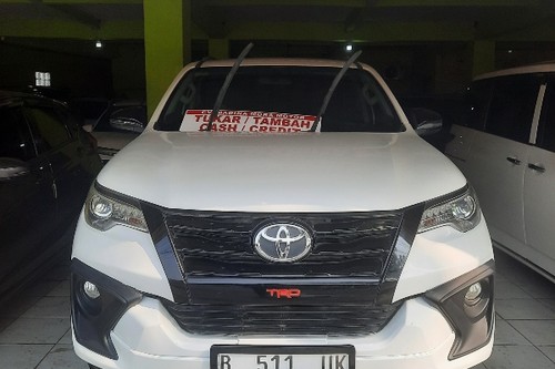 2017 Toyota Fortuner VRZ 4X2 TRD 2.4L AT