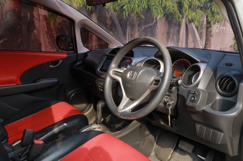 Dijual 2013 Honda Jazz RS CVT bekas