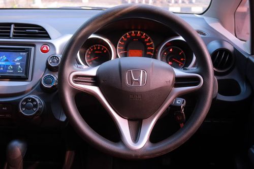 Beli mobil bekas