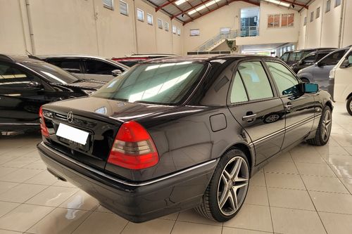 Old 2000 Mercedes Benz C-Class C 230 AT
