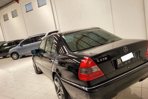 Second hand 2000 Mercedes Benz C-Class C 230 AT 