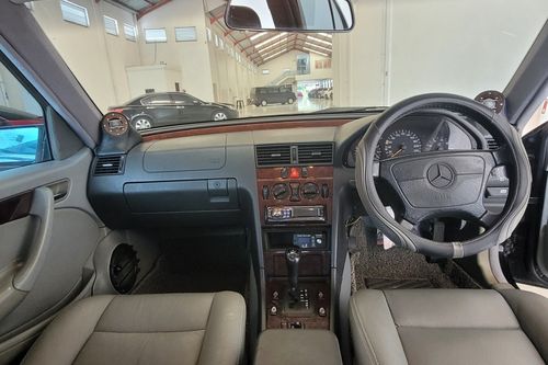 Used 2000 Mercedes Benz C-Class C 230 AT