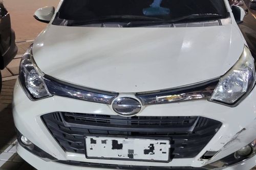 2017 Daihatsu Sigra 1.2 R AT
