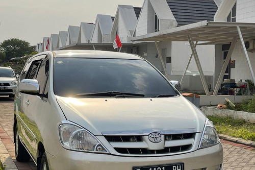 2004 Toyota Innova BENSIN V 2.0 MT
