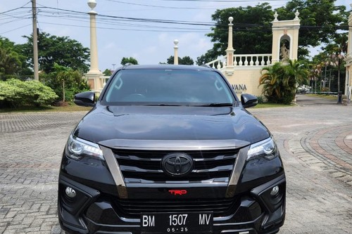 2020 Toyota Fortuner VRZ 4X2 TRD 2.4L AT