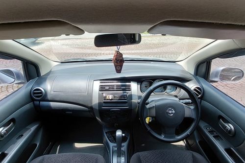 2013 Nissan Grand Livina 1.5 XV AT bekas