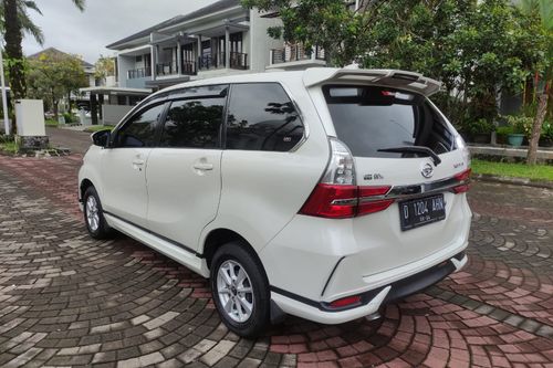 Beli mobil bekas