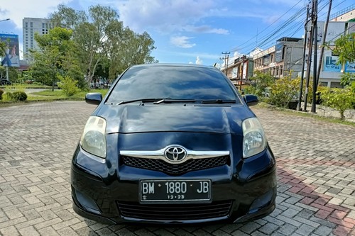 2010 Toyota Yaris E 1.5L MT