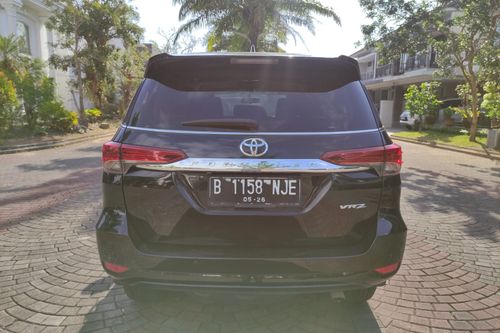 Dijual 2016 Toyota Fortuner 2.4 VRZ AT bekas