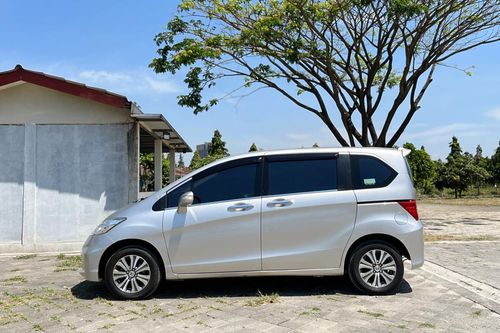 Dijual 2012 Honda Freed E(PSD)A/T bekas