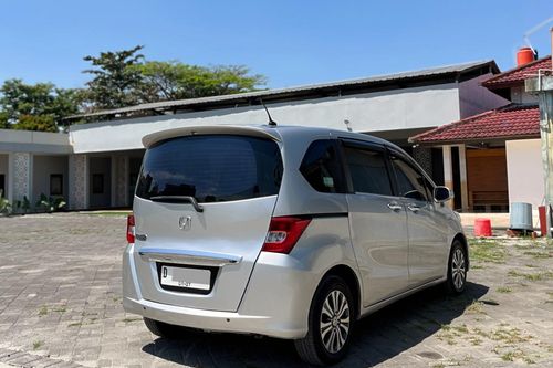 Beli mobil bekas