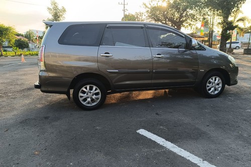 2010 Toyota Kijang Innova 2.0 G MT