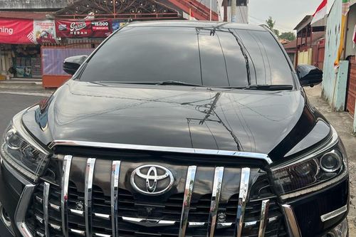 Second Hand 2017 Toyota Innova REBORN BENSIN VENTURER 2.0 AT