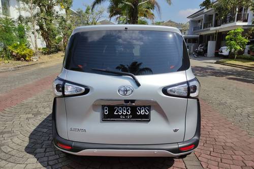 2017 Toyota Sienta V CVT