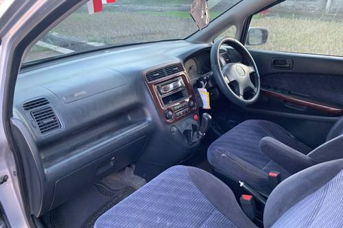 Dijual 2002 Honda Stream VTEC 1.7L MT bekas