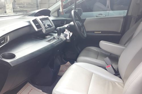 Dijual 2012 Honda Freed E(PSD)A/T bekas