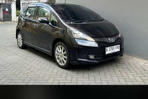 2013 Honda Jazz  1.5L RS AT