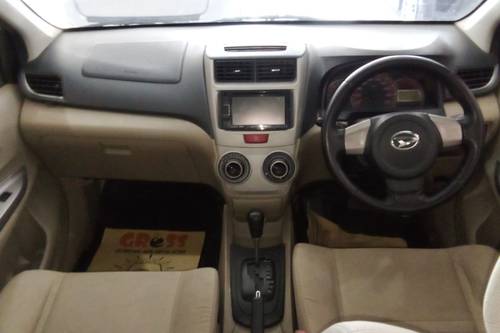 2015 Daihatsu Xenia  R DLX