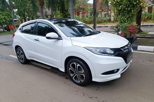 Second hand 2017 Honda HRV 1.8 Prestige 