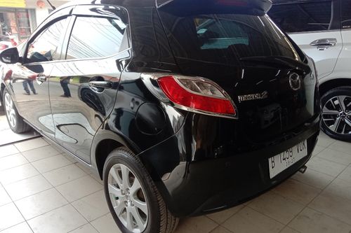 Second hand 2012 Mazda 2 Sedan S A/T 