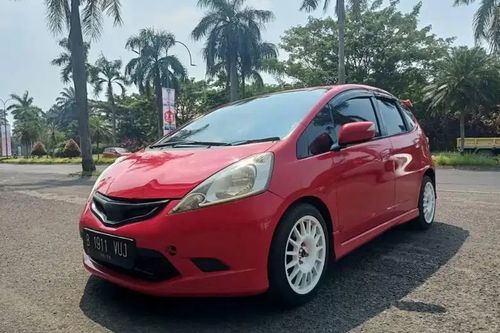 Second hand 2011 Honda Jazz RS CVT 