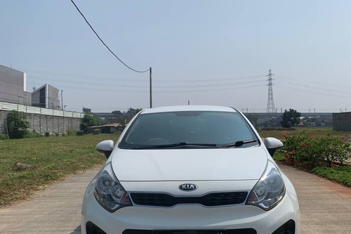 2013 Kia Rio  SE 1.4L AT bekas