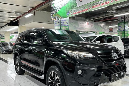 2018 Toyota Fortuner VRZ 4X2 TRD 2.4L AT